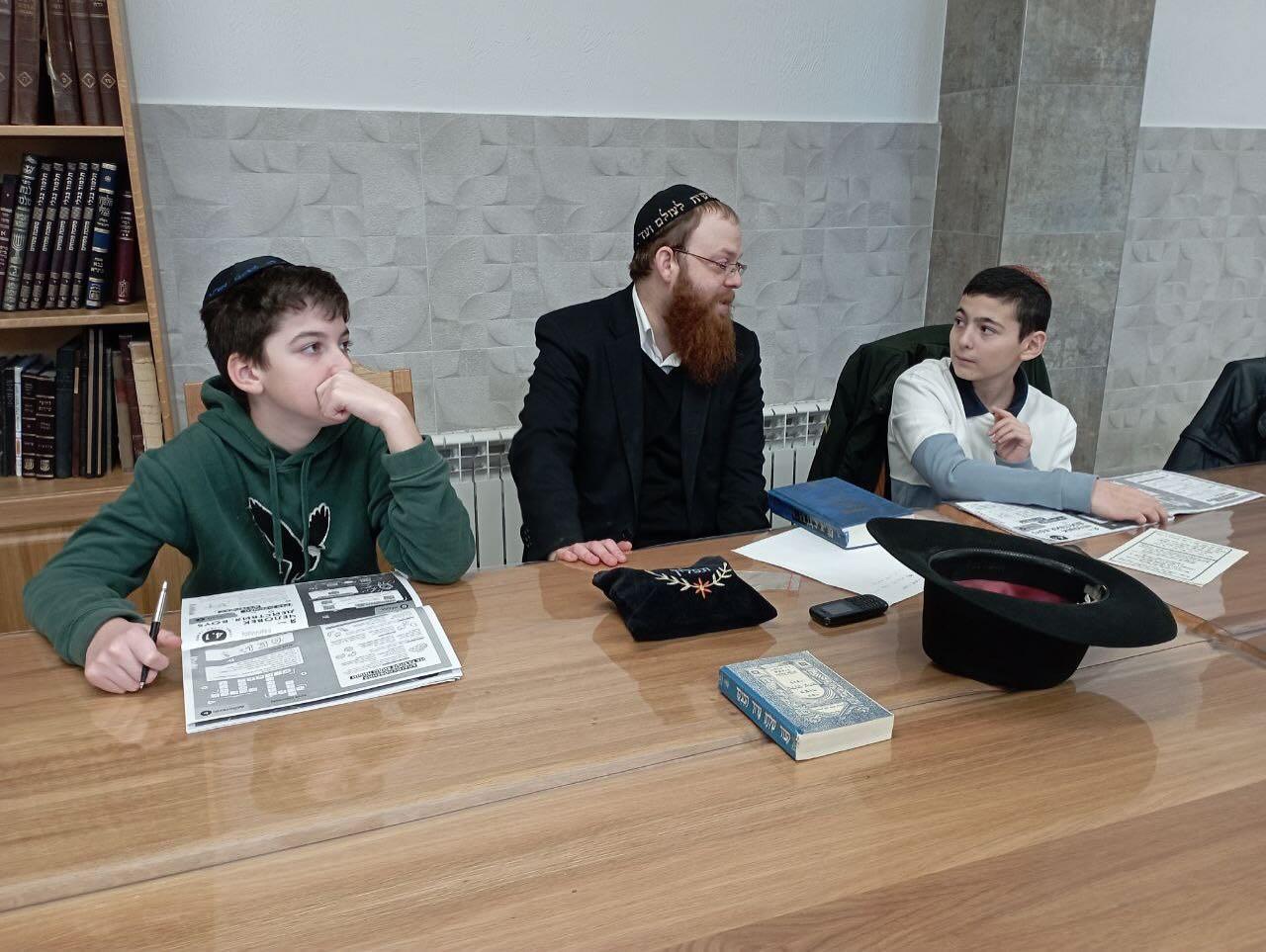      Клуб «Бар Мицва»: подготовка к Важному Шагу в Жизни Еврейских Мальчиков