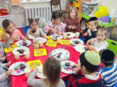 🎉 Celebrating Chana’s Birthday at the Chabad Kindergarten! 🎉